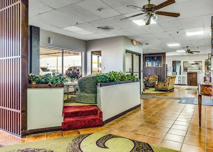 Motel: Camelot Inn